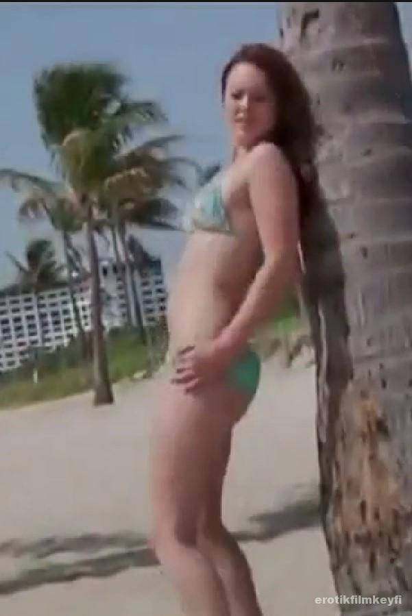 Bikinili Süt Gibi Kızlar